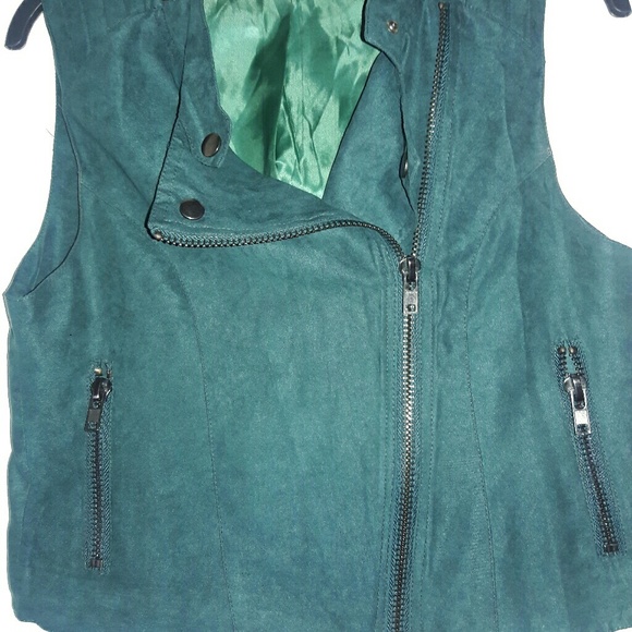 2 x $ 20 Green Suede vest - Picture 2 of 4